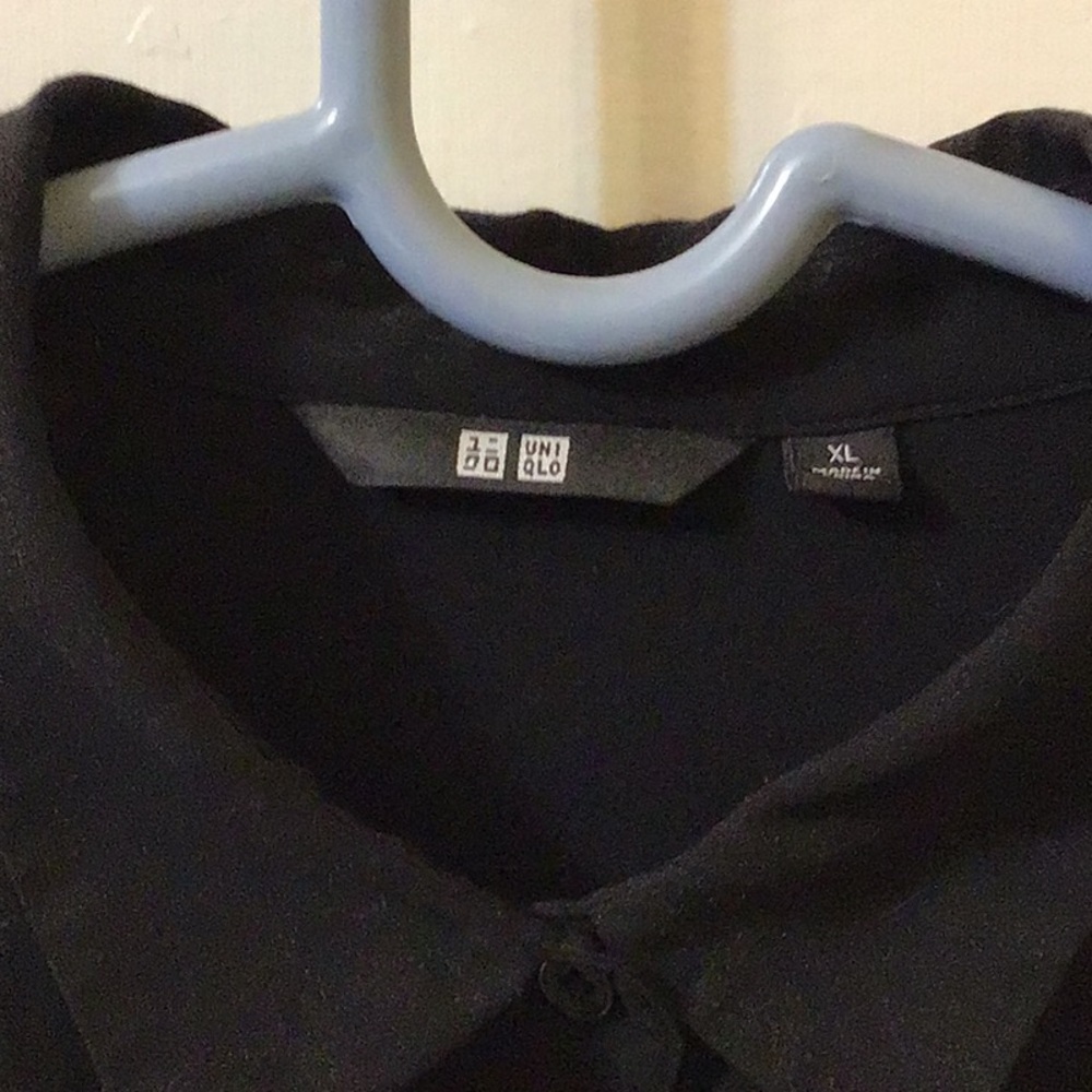 Uniqlo black rayon button-down XL